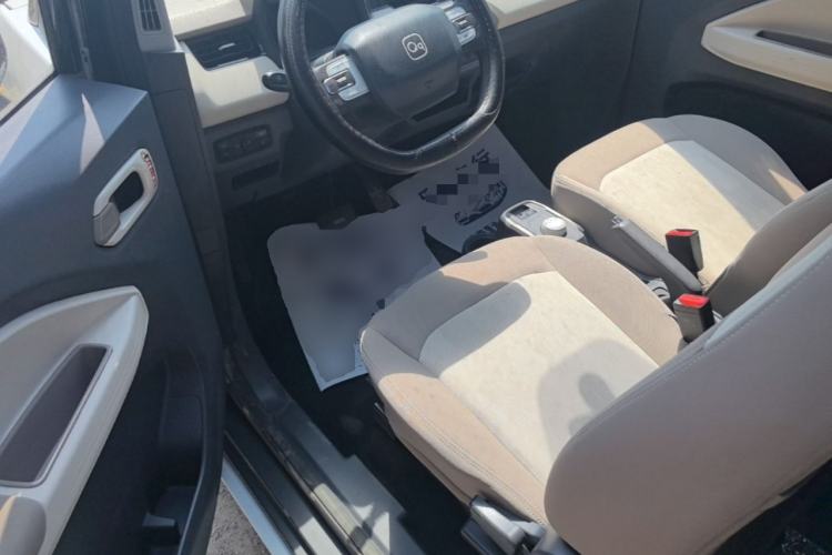 Used Chery QQ Ice Cream 2024 Youth Edition 205km Milkshake Driver Seat