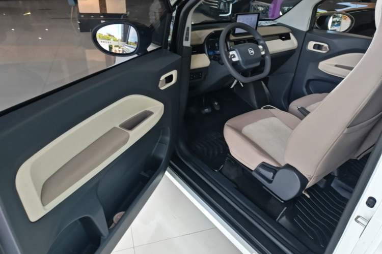 Used Chery QQ Ice Cream 2024 205km Sundae Driver Seat