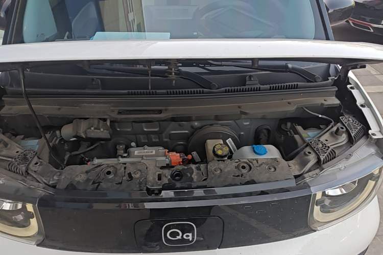 Used Chery QQ Ice Cream 2024 Edition Youth Version 205km Sundae Engine Bay