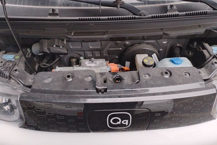 Used Chery QQ Ice Cream 2024 Youth Edition 205km Milkshake Engine Bay