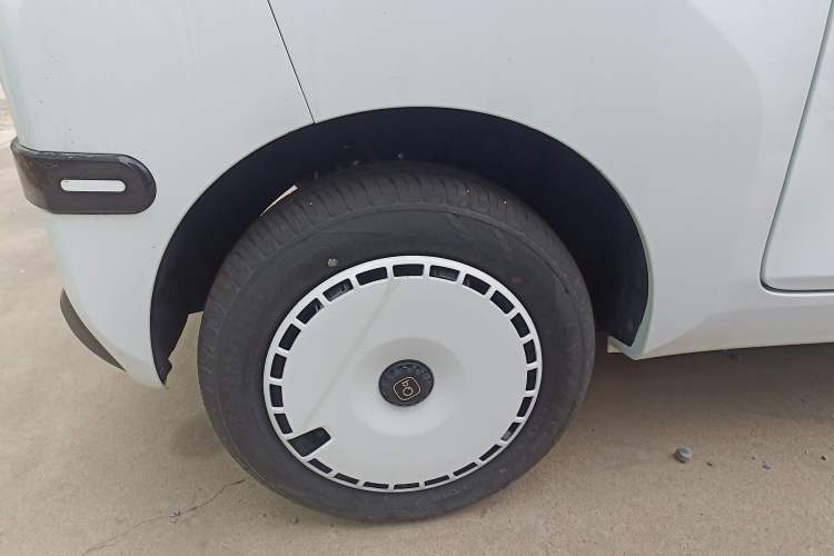 Used Chery QQ Ice Cream 2024 Edition Youth Version 205km Sundae Exterior 4