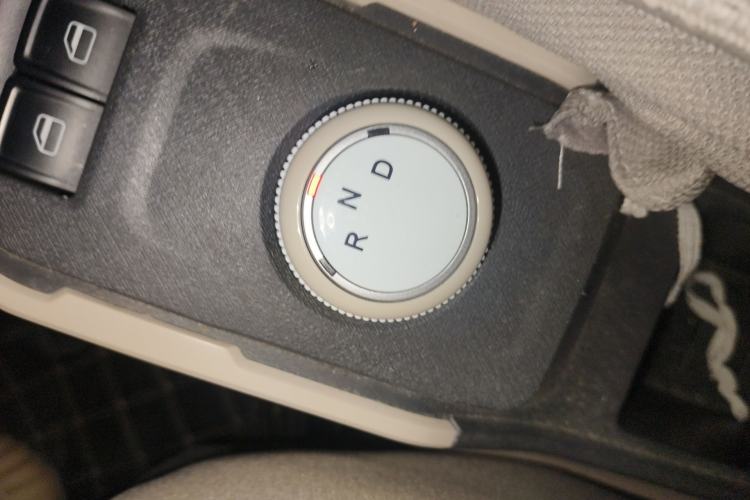 Used Chery QQ Ice Cream 2024 Edition Youth Version 205km Sundae Gear Lever
