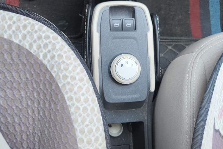 Used Chery QQ Ice Cream 2024 Edition Youth Version 205km Sundae Gear Lever
