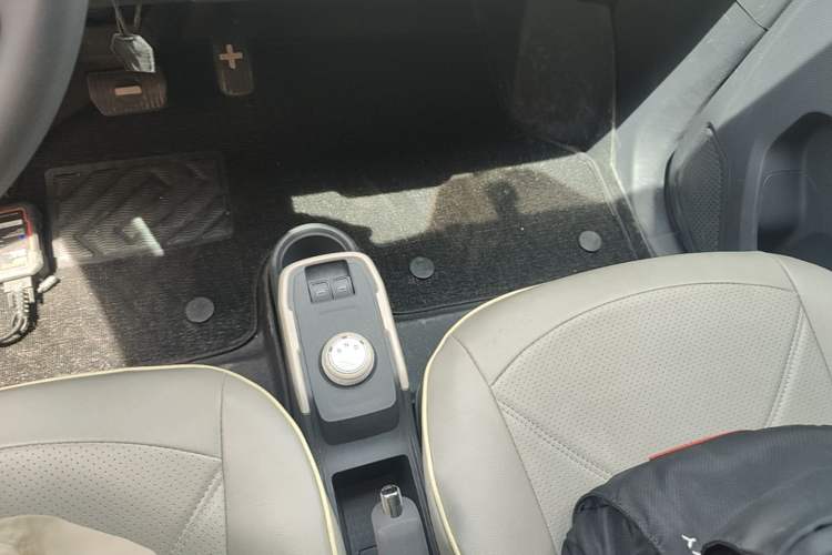 Used Chery QQ Ice Cream 2024 205km Sundae+ Gear Lever