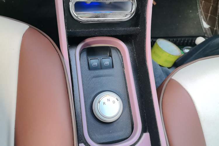 Used Chery QQ Ice Cream 2024 Edition Youth Version 205km Sundae Gear Lever