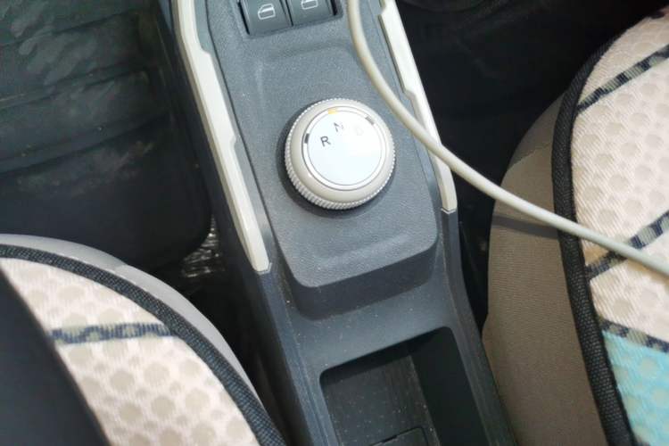 Used Chery QQ Ice Cream 2024 Edition Youth Version 205km Sundae Gear Lever