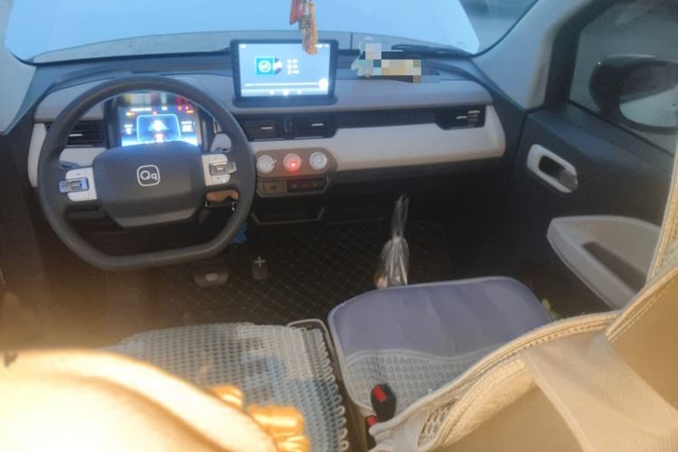 Used Chery QQ Ice Cream 2024 Edition Youth Version 205km Sundae Interior 2