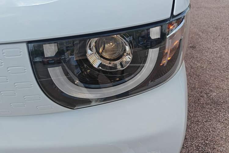 Used Chery QQ Ice Cream 2024 170km Milkshake Left Front Headlight