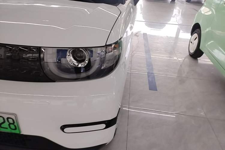 Used Chery QQ Ice Cream 2024 Edition Youth Version 205km Sundae Left Front Headlight