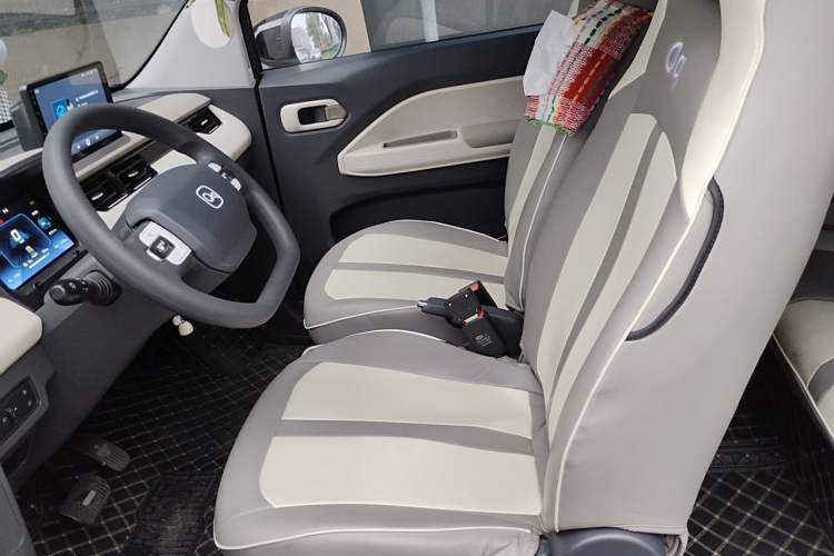 Used Chery QQ Ice Cream 2024 Youth Edition 205km Milkshake Left Front Seat