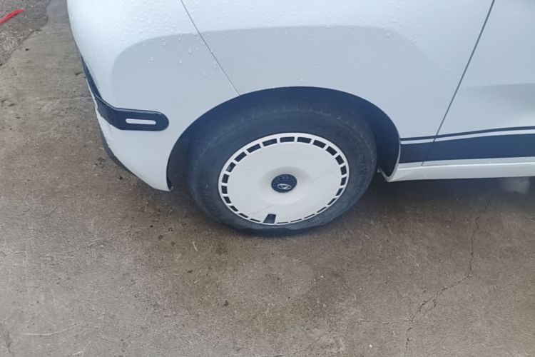 Used Chery QQ Ice Cream 2024 120km Milkshake Left Front Wheel Hub