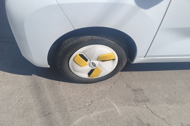 Used Chery QQ Ice Cream 2024 120km Milkshake Left Front Wheel Hub