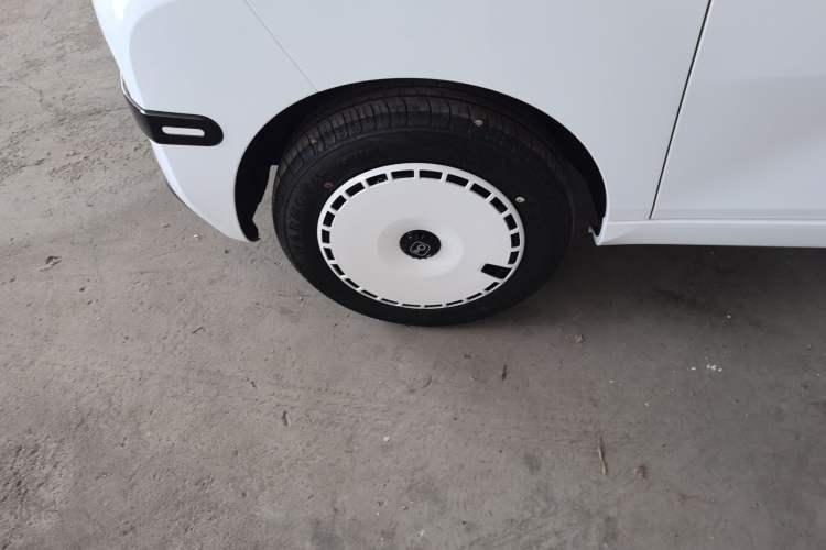 Used Chery QQ Ice Cream 2024 Edition Youth Version 205km Sundae Left Front Wheel Hub