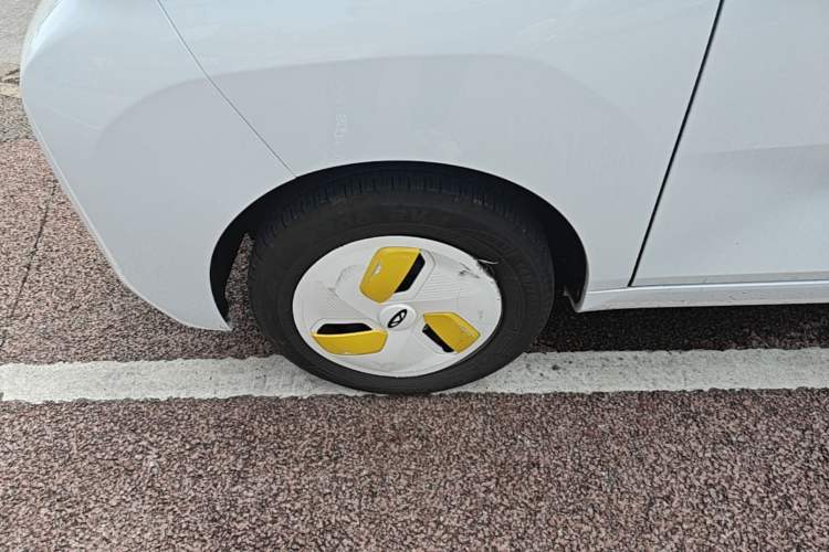 Used Chery QQ Ice Cream 2024 170km Milkshake Left Front Wheel Hub