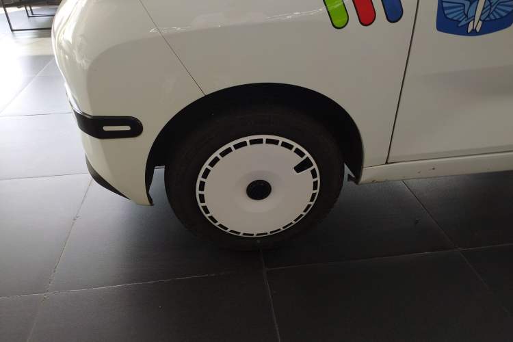 Used Chery QQ Ice Cream 2024 Edition Youth Version 205km Sundae Left Front Wheel Hub