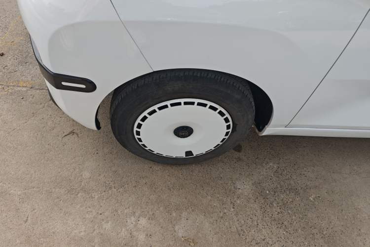 Used Chery QQ Ice Cream 2024 Edition Youth Version 205km Sundae Left Front Wheel Hub