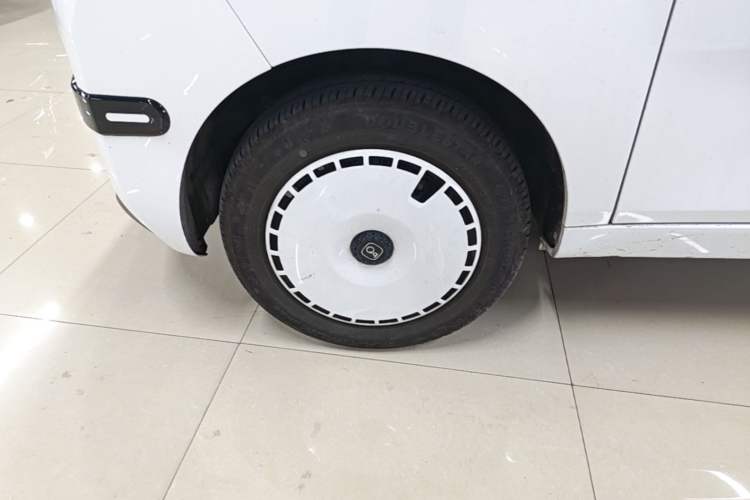 Used Chery QQ Ice Cream 2024 Edition Youth Version 205km Sundae Left Front Wheel Hub