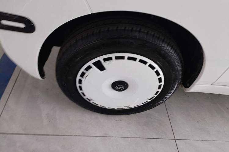 Used Chery QQ Ice Cream 2024 Edition Youth Version 205km Sundae Left Front Wheel Hub