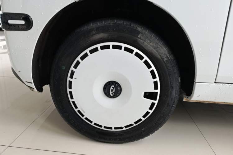 Used Chery QQ Ice Cream 2024 Edition Youth Version 205km Sundae Left Front Wheel Hub