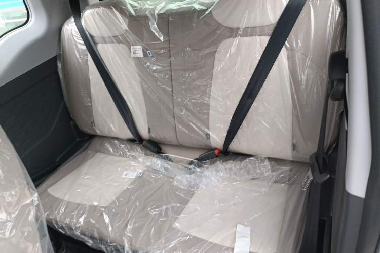 Used Chery QQ Ice Cream 2024 Edition Youth Version 205km Sundae Left Rear Seat