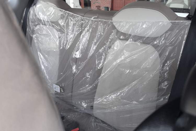 Used Chery QQ Ice Cream 2024 Edition Youth Version 205km Sundae Left Rear Seat