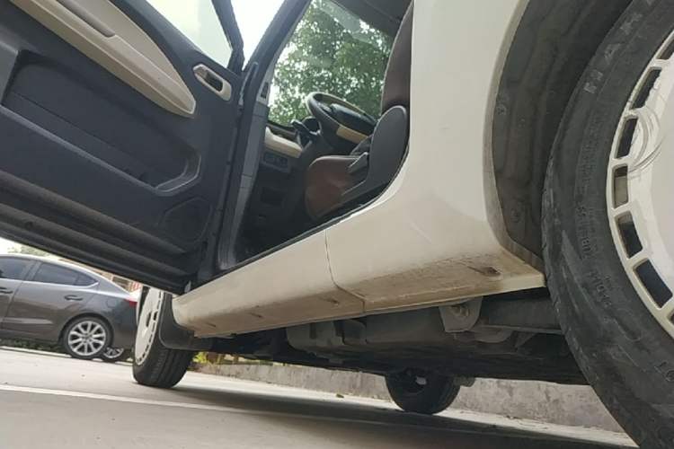 Used Chery QQ Ice Cream 2024 120km Milkshake Left Side Sill