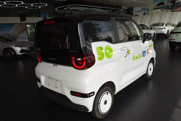 Used Chery QQ Ice Cream 2024 Edition Youth Version 205km Sundae Rear Right 45 Deg