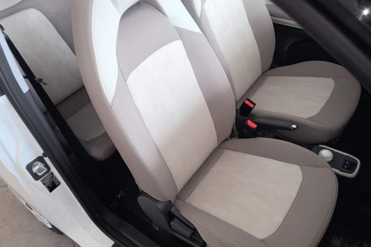 Used Chery QQ Ice Cream 2024 Edition Youth Version 205km Sundae Right Front Seat