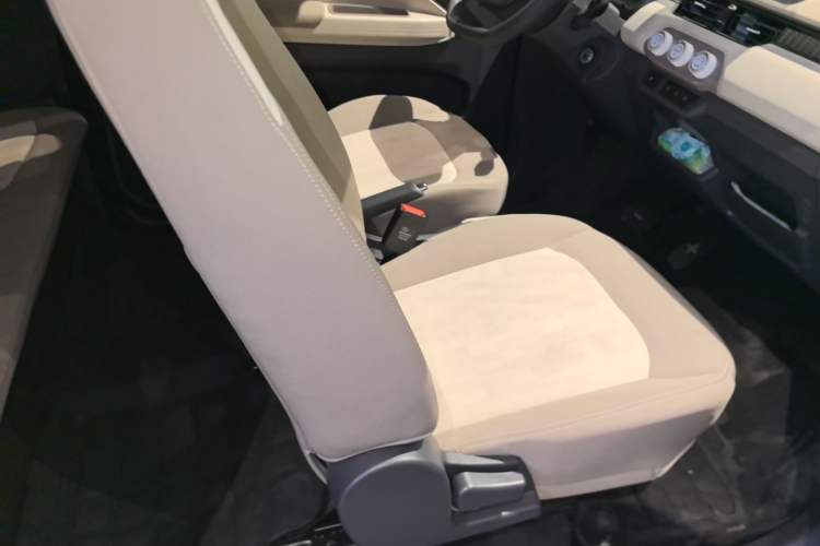 Used Chery QQ Ice Cream 2024 Edition Youth Version 205km Sundae Right Front Seat