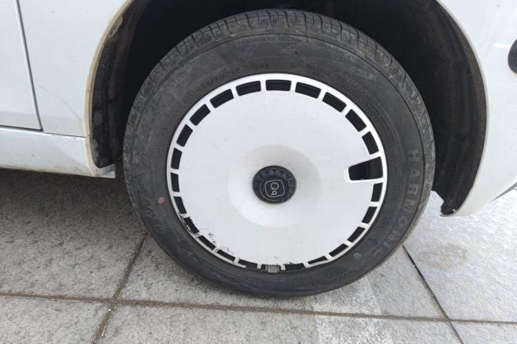 Used Chery QQ Ice Cream 2024 Edition Youth Version 205km Sundae Right Front Wheel Hub
