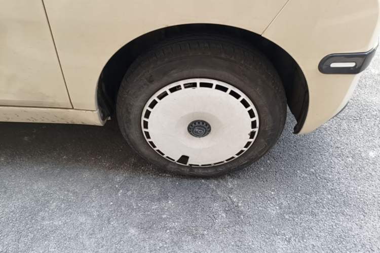 Used Chery QQ Ice Cream 2024 Edition Youth Version 205km Sundae Right Front Wheel Hub