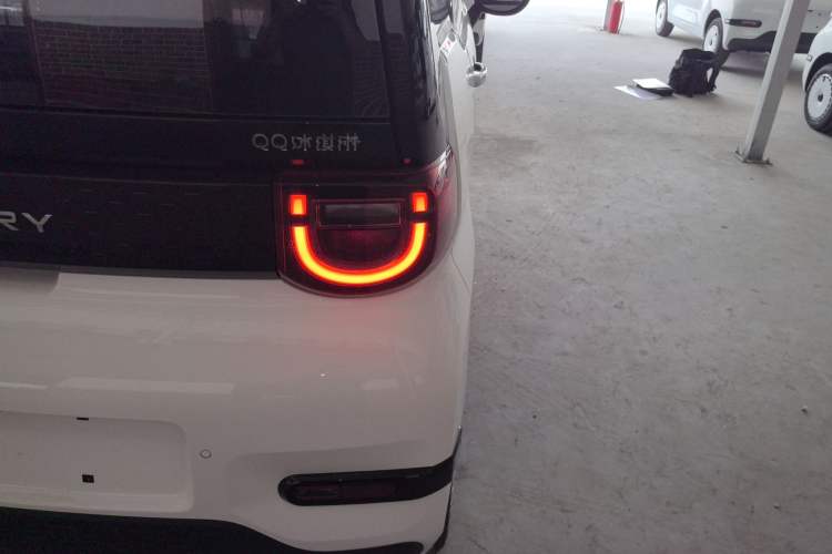 Used Chery QQ Ice Cream 2024 Edition Youth Version 205km Sundae Right Rear Taillight
