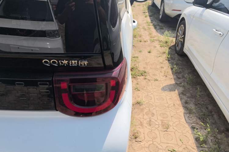 Used Chery QQ Ice Cream 2024 Youth Edition 205km Milkshake Right Rear Taillight