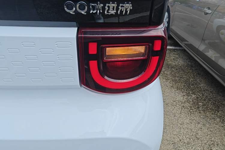 Used Chery QQ Ice Cream 2024 170km Milkshake Right Rear Taillight