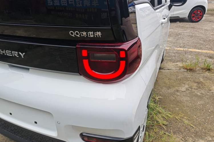 Used Chery QQ Ice Cream 2024 Edition Youth Version 205km Sundae Right Rear Taillight
