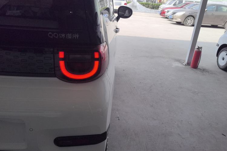 Used Chery QQ Ice Cream 2024 Edition Youth Version 205km Sundae Right Rear Taillight