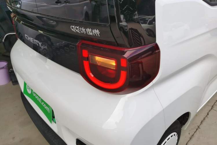 Used Chery QQ Ice Cream 2024 Edition Youth Version 205km Sundae Right Rear Taillight