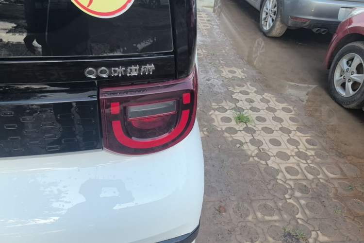 Used Chery QQ Ice Cream 2024 Edition Youth Version 205km Sundae Right Rear Taillight