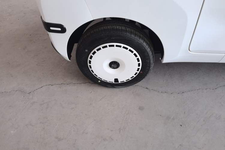 Used Chery QQ Ice Cream 2024 Edition Youth Version 205km Sundae Right Rear Wheel Hub
