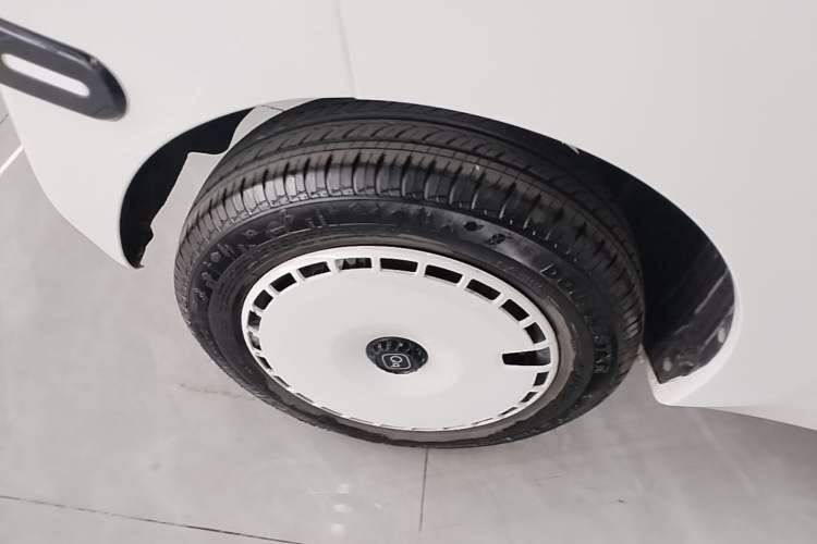 Used Chery QQ Ice Cream 2024 Edition Youth Version 205km Sundae Right Rear Wheel Hub