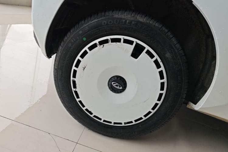 Used Chery QQ Ice Cream 2024 Edition Youth Version 205km Sundae Right Rear Wheel Hub