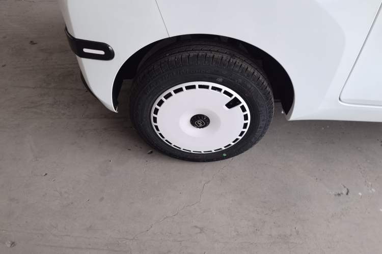 Used Chery QQ Ice Cream 2024 Edition Youth Version 205km Sundae Right Rear Wheel Hub