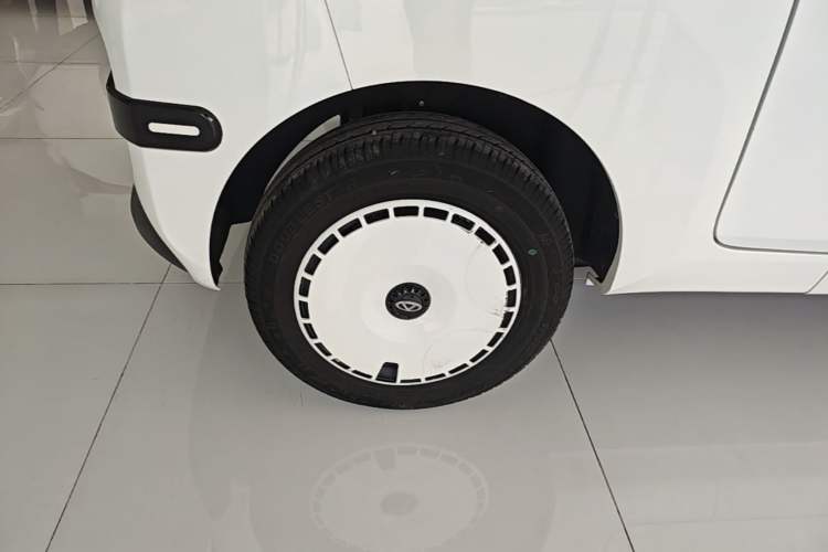 Used Chery QQ Ice Cream 2024 170km Sundae Right Rear Wheel Hub