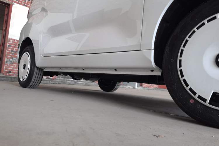 Used Chery QQ Ice Cream 2024 Edition Youth Version 205km Sundae Right Side Sill