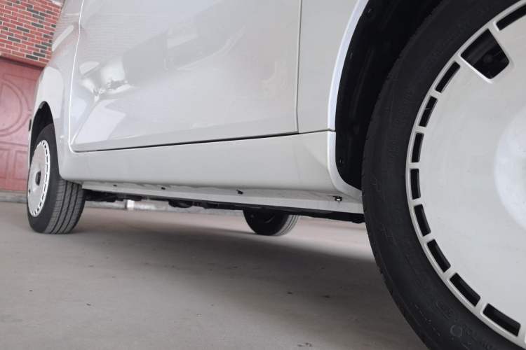 Used Chery QQ Ice Cream 2024 Edition Youth Version 205km Sundae Right Side Sill