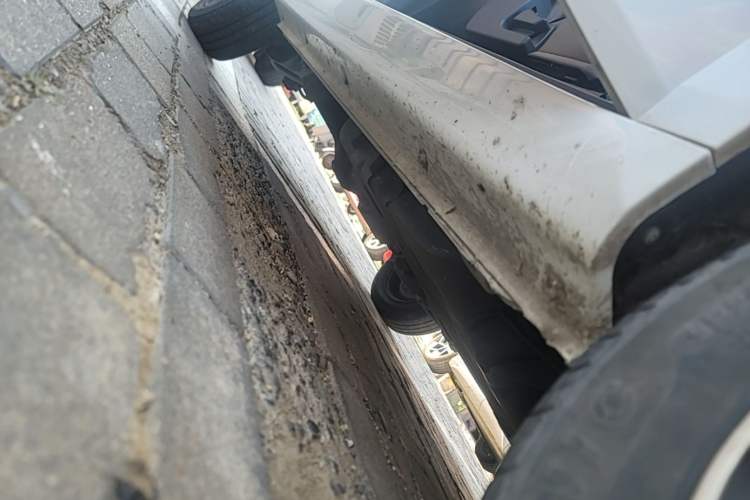 Used Chery QQ Ice Cream 2024 120km Cone Right Side Sill