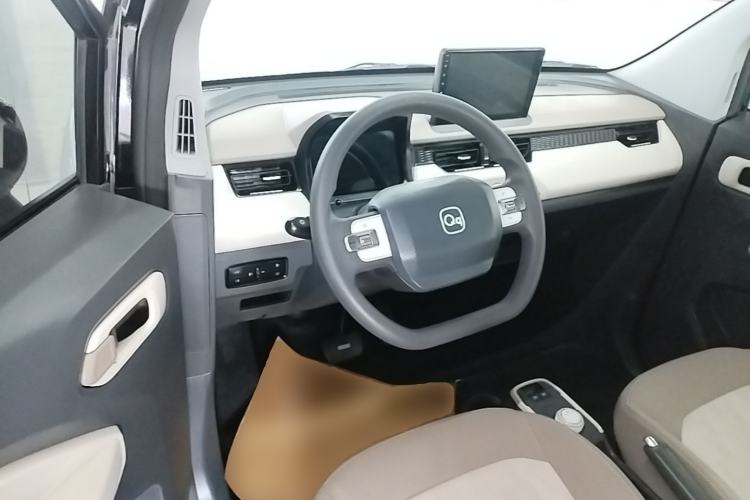 Used Chery QQ Ice Cream 2024 Edition Youth Version 205km Sundae Steering Wheel