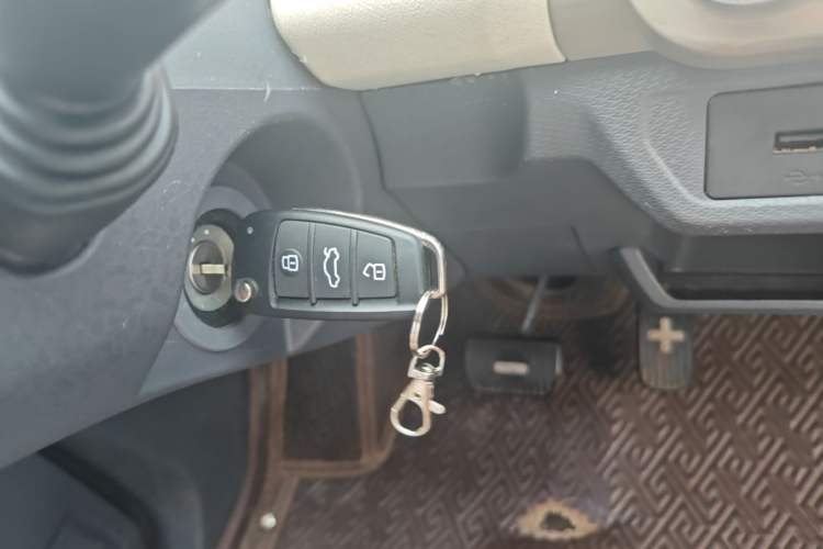 Used Chery QQ Ice Cream 2024 Edition Youth Version 205km Sundae Vehicle Key
