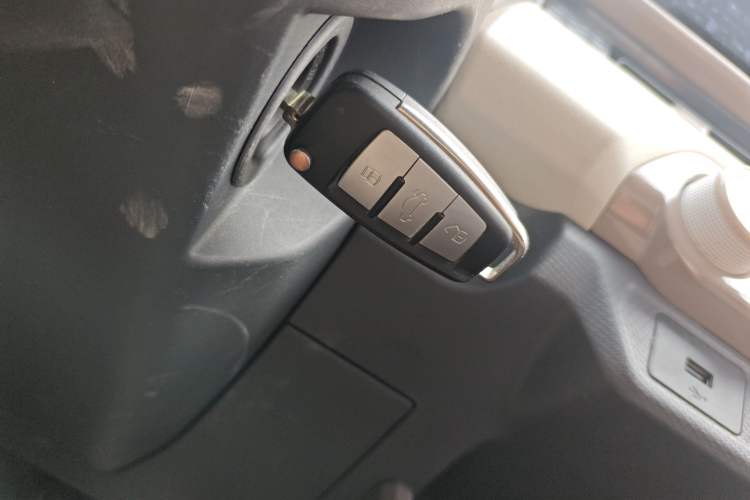 Used Chery QQ Ice Cream 2024 Edition Youth Version 205km Sundae Vehicle Key