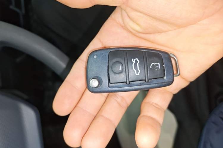 Used Chery QQ Ice Cream 2024 Edition Youth Version 205km Sundae Vehicle Key